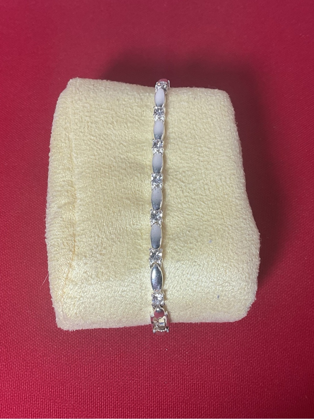 Vintage Avon Silver Tone Link Bracelet Clear Rhinestone 8.25” Safety Chain